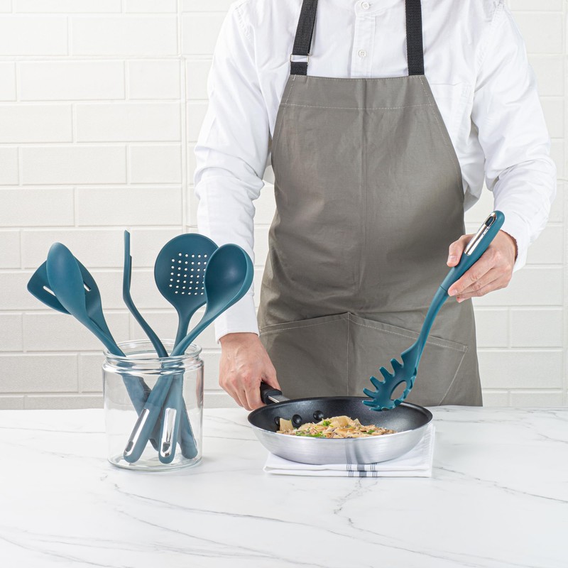 Restaurantware-Met Lux Kitchen Utensil Set, 1 Silicone Utensil Set -