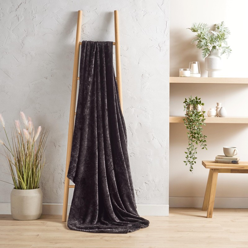 Olivia Rocco Flannel Fleece Throw Blanket Super Soft Warm Fluffy