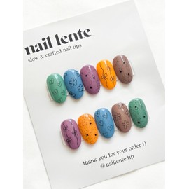 Handmade nail tip with combination of mood color and drawing - short oval / 무드컬러와 드로잉 조합 수제네일팁 - 숏 오벌