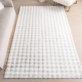 nuLOOM Jeni Solid Faux Rabbit Machine Washable Area Rug, Oval 5x8, Off-White