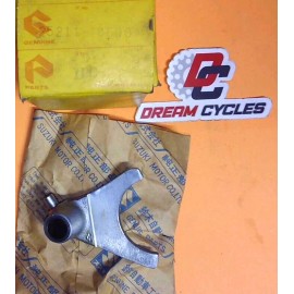 suzuki NOS OEM Suzuki Gear Shift Fork 1971-1977 TM400 Cyclone TS400 Apache 25211-16500
