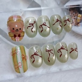 Century Bear and Burgundy Ribbon Handmade Nail Tips - Petit Square / 센츄리곰과 버건디리본 수제네일팁 - 쁘띠스퀘어