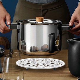 Sumnacon 1Pcs Oval Cast Iron Trivet - Antique Heat Resistant Metal Trivet for Hot Dish Pot Pan Teapot, Vintage Well Made Hot Plate Pad for Kitchen Dining Countertop Table,White