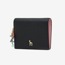 Hazzys (광주신세계)블랙 가죽 골드퍼피 로고 레터링장식 2단 반지갑 HIWA5E613BK (Gwangju Shinsegae) Black Leather Gold Puppy Logo Lettering Decoration 2-Fold Wallet HIWA5E613BK