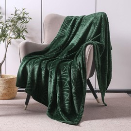 Whale Flotilla Cuddly Blanket with Leaves Pattern, Warm Sofa Blanket, Super Soft and Cuddly Flannel Blanket, 150 x 200 cm, Dark Green