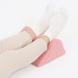 Astro Foot Pillow, Foot Rest, Easy Foot Care, Pink, Width 11.8 x Depth 8.7 x Height 5.5 inches (30 x 22 x 14 cm), Height of the Foot to Prevent Fatigue and Swelling, Moderate Cushioning and Swelling with Moderate Cushioning that Sinks Too Much Even When 