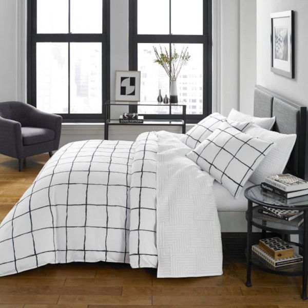 City Scene Comforter Set Reversible Bedding with Matching Sham, Softens with Each Wash, Twin, Zander White