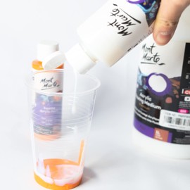 MONT MARTE Pouring Medium – 240ml – Ideal for Acrylic Pouring – Perfect for Acrylic Paints and Pouring Technique – Brilliance, Colour Depth and Glow