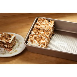 David Burke 13x9" Oblong Baking Pan – Carbon Steel, Non-Stick, PFTE & PFOA Free, Oven Safe with AirFlow Baking Technology – Bronze