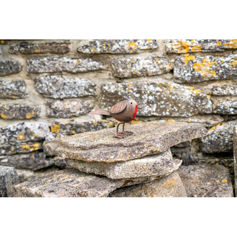 MAISONICA Metal Standing Robin Redbreast Distressed Lifelike Beautiful Garden Ornament