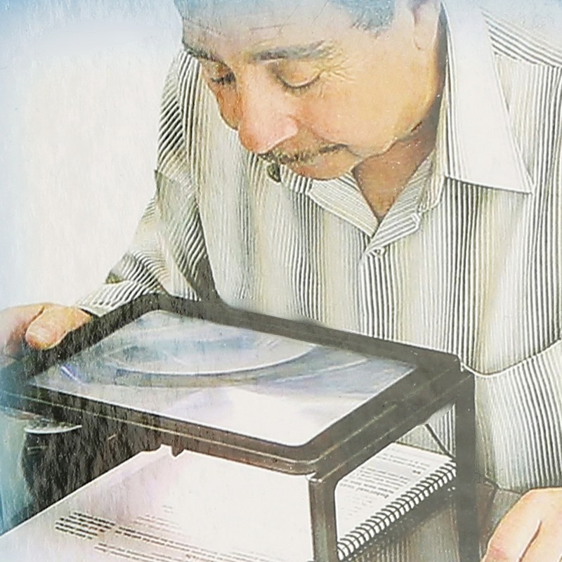 Foldable Ultrathin A4 Full Page Magnifying Glass with 3X Magnifier