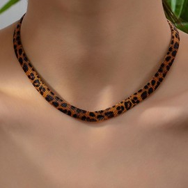 Vintage Leopard Print Choker Necklace for Women Classic Leather Leopard Necklace Luxurious Trendy Cheetah Bracelet Striped Choker Necklace Birthday Party Christmas Beach Jewelry (Yellow Brown)