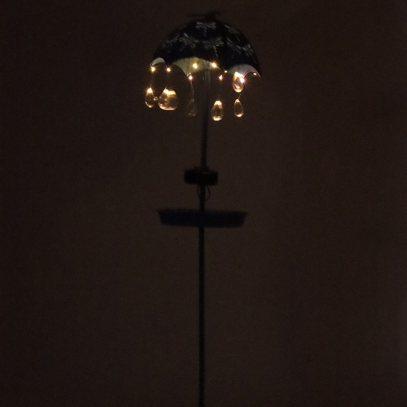 Solar Bird Feeder LED Floor Lamp with Feeding Tray Umbrella