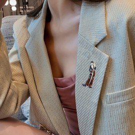 Fashion Cello Musician Brooch Enamel Lapel Pin Gold Tone Cellow Fiddle Musician Music Brooches Jackets Dress Suit Brides Corsage Costume Accessories Theme Holiday Party Gift for Men Women (Khaki)