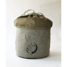 Canasta Panera/Tortillero Térmico para Pan, Quesadillas, Tortillas, Hotcakes, Waffles, en Color Gris Claro y Bordado Sombrero de Bruja, Expandible, 2 Capacidades, Hecho a Mano, Marca Sombrero