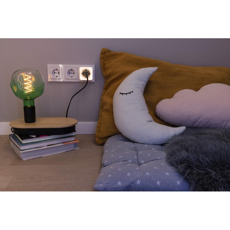 LEDVANCE Smart Socket with Integrated Night Light Controllable via WiFi