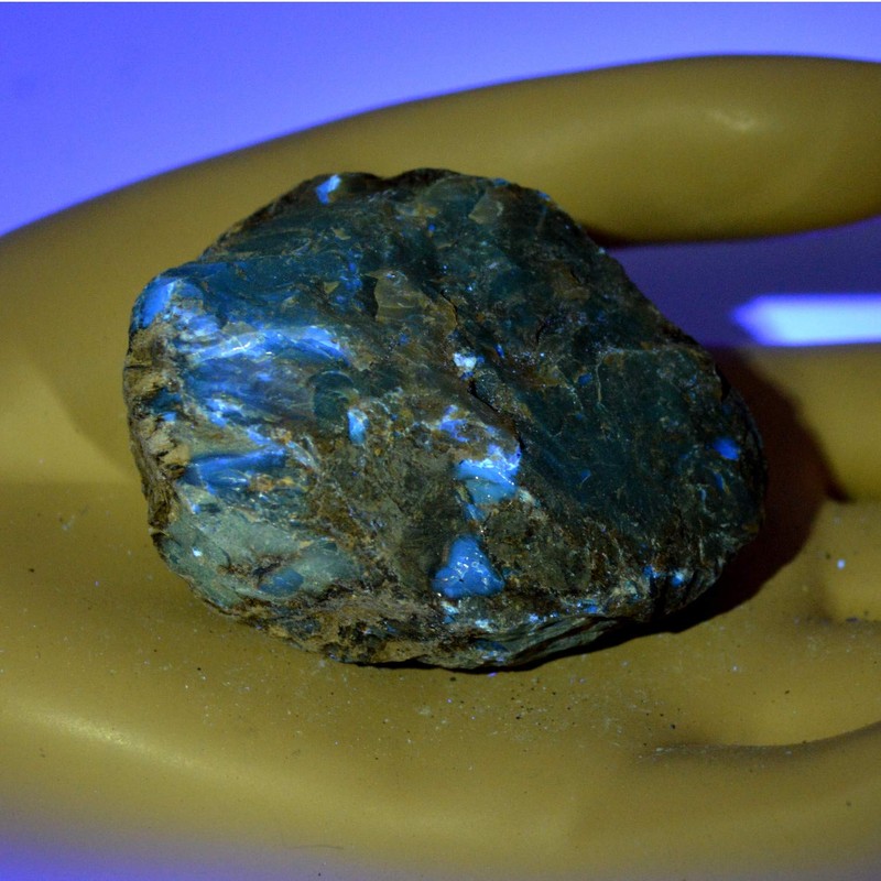 HQRP Professional 365 nM 3 Watt LED Gemstone and Mineral