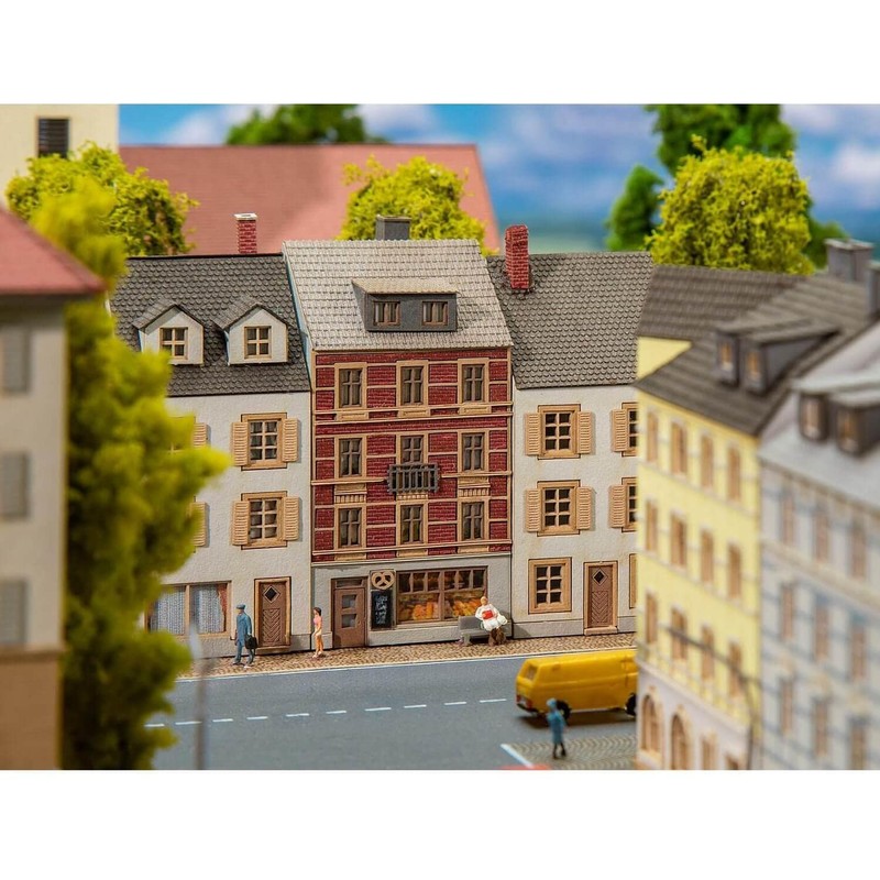 Faller 282792 Town House with Bakery, 31.5 x 42 x