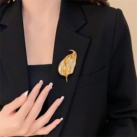 Irregular Gold Leaf Brooch Pin for Women Men High Polishing Simple Exquisite Leaves Collar Suit Tie Hat Bag Brooches Lapel Pins Elegant Dress Accessories Jewelry Boutonniere Corsage Wedding Party (Gold)