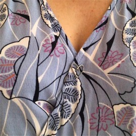 Iutymu 6 PCS Heart Gold or Silver Modesty Pin, Dainty Heart Lapel or Blouse Pin, Modesty Pin Heart Shape, Scarf or Bag or Pocket or Dress or Cardigan Pin (6 PCS Set)