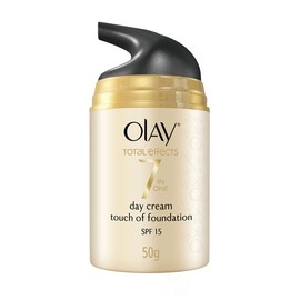 Olay Total Effects Touch Of Foundation SPF 15 50g