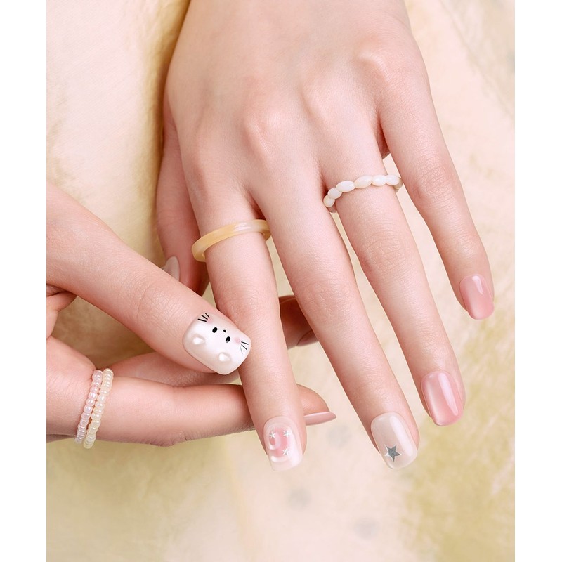 Dashing Diva Magic Press Mellow Cat (Regular Round) Nail Tips
