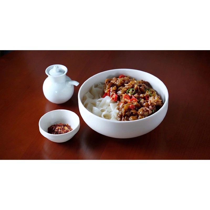 Luhua Chinese Flat Wheat Noodles 21Oz Wavy Medium Wide Noodle