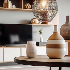 GRAVURZEILE Decorative Glass Lantern with Engraving – Glück ist eine Mama wie Dich zu haben – Beautiful Gift for the Best Mum & Grandma in the World for Mother's Day Birthday – White/Bronze