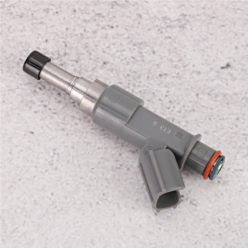 Car Fuel Spray Injector Nozzle Accessory 23250-0C010 Fits for Toyota
