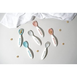 BEABA Cubiertos de autoalimentación para niños pequeños, Cubiertos para niños pequeños, Utensilios para niños pequeños, Cucharas y tenedores para bebés para alimentarse solos, Artículos esenciales para bebés, Paquete de 10, (Breeze)