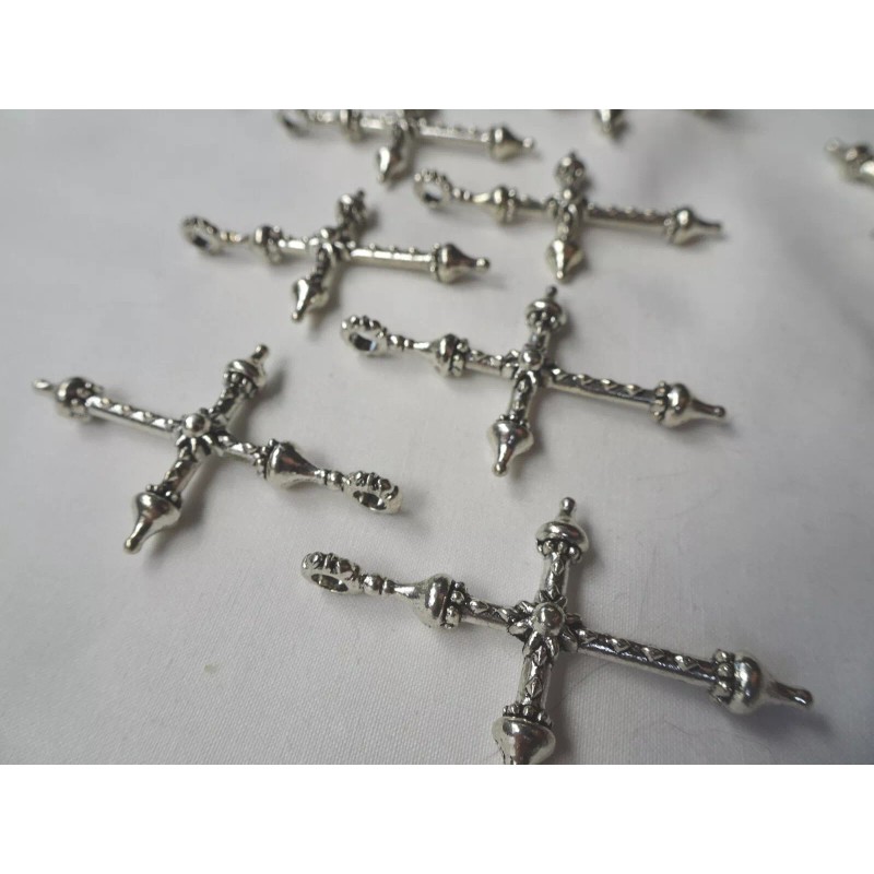 Unbranded ONE Silver Pewter Metal Cross Pendant 1 3/4" Tall