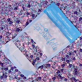 Sweets Indeed Cupcake Sprinklefetti 8oz, Sprinkles for Baking, Gluten Free (Cute Cupcake)