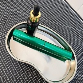 Half-moon shaped tattoo plate for tattoo hygiene / 문신 위생용 반달형 타투 접시