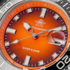 ADDIESDIVE Diving Watch 200 m Quartz Watch Men's BGW9 Night Light Ceramic Bezel Analogue Watch Men with Rubber Strap AD2089, orange, Modern