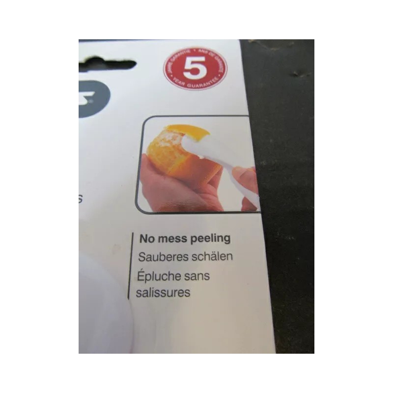 Zyliss Citrus Peeler for No Mess Peeling