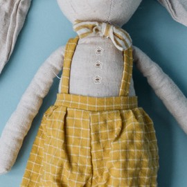 100Pcs Micro Stars Buttons 2 Holes Mini Sewing Buttons Mini Garment Buttons Doll Clothes Buttons for DIY Scrapbooking Craft Projects Silver