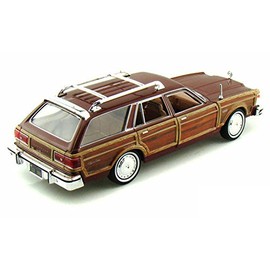 Motor Max 1:24 Diecast Car Model 1979 Chrysler Lebaron Town & Country