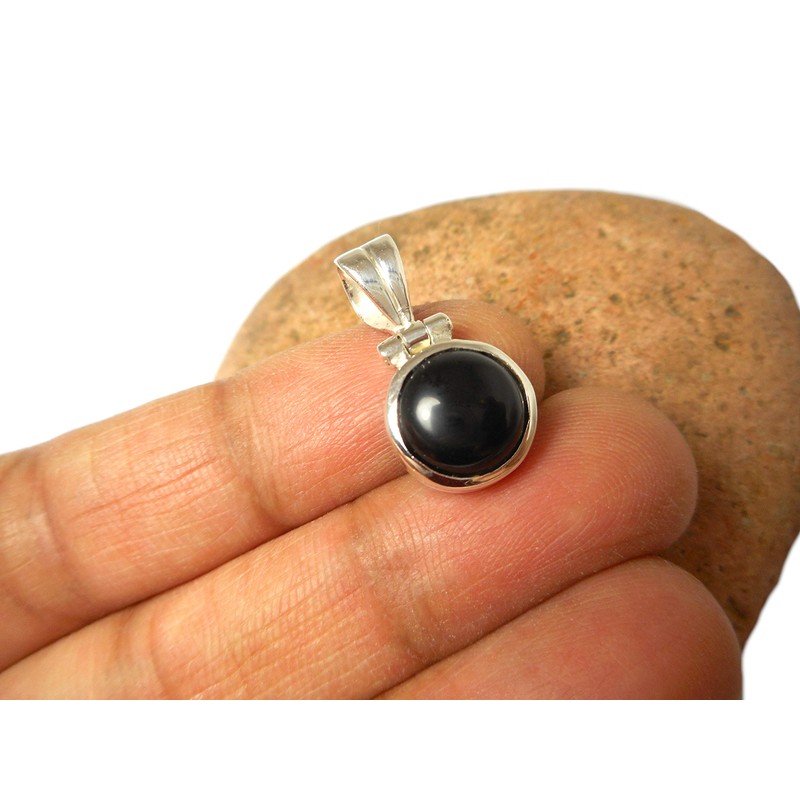 Art Gecko Small Round Black Onyx Pendant 925 Sterling Silver
