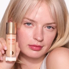 MCoBeauty Flawless Glow Luminous Skin Filter - 2.5 Fair - 4-in-1 Luminous Primer, Foundation Booster & Liquid Highlighter with Squalane - Radiant Glow Complexion Perfector Face Makeup