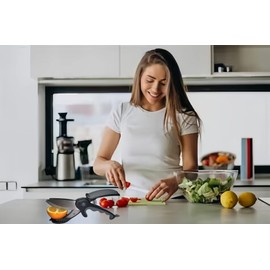 Effortlessly Prepare Your Salads with our Multi-Purpose Salad Chopper Scissors