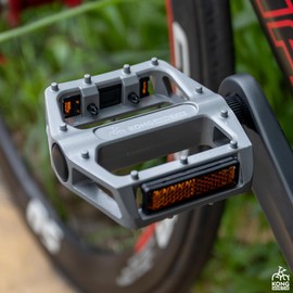 KONG MING CAR Bicycle Pedals, Non-Slip Aluminium Mountain Bike Pedals with Reflectors, 9/16 Inch Bearing Platform Pedals for BMX, MTB, Racing Bikes