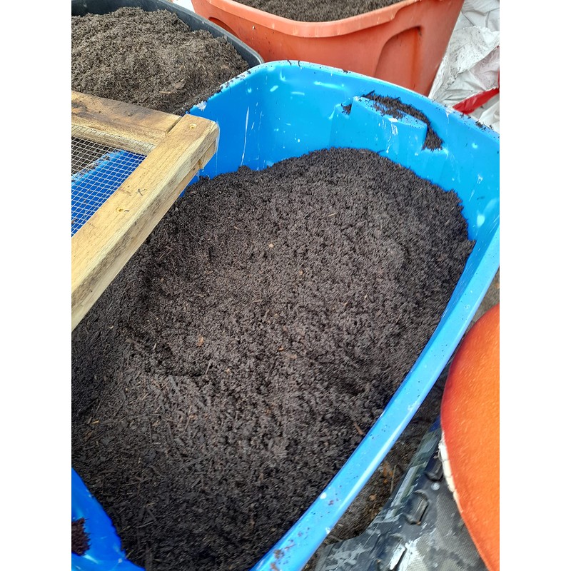 Soil Sifter, great for sifting soil, dirt, peat moss and