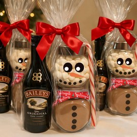 Blushtier 6 Set Christmas Hot Cocoa Bar Supplies Snowman Hot Chocolate Jars Accessories 8.45 oz Clear Snowman Storage Container Kit with Lids Ribbon Bow Bags for DIY Xmas Holiday Winter Party Favors