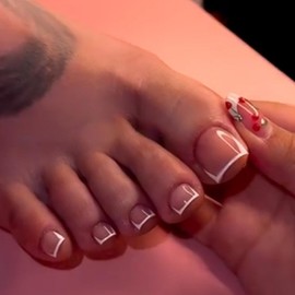 24Pcs Summer Press on Short Square Toenails,YIHONGYAN Nude Fake Toenails Press ons White French Toenails Tip Acrylic Kit Glue on Full Cover False Toenails with Glossy Design Stick on Women Toenails