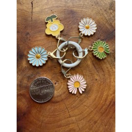 Handmade Random 5-7 Medium Size Flower Yarn Markers Or Earrings