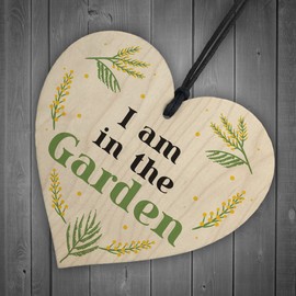 RED OCEAN I Am In The Garden Sign Hanging Door Sign Wood Heart Garden Shed Sign Home Decor Gift