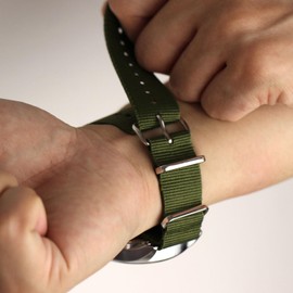 Infantry Nato Watch Strap 22mm Green Nylon Watch Band for Men Military Watchband Replacement w/ 4 Rings