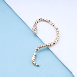 Allereya Vintage Snake Ear Cuff Wrap Earrings Snake Ear Clip Wrap Earring Gold Snake Ear Cuff Earrings Punk Snake Ear Crawler Earrings Jewellery for Women and Girls (Gold)