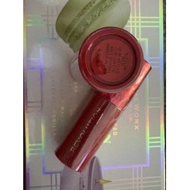 Makeup Revolution Pout Tint - (3ml) Sizzling RED + GIFT 💝