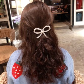 Xmsrn Vintage Pearl Bow Hair Clip Barrette Round Pearl Hair Barrette Boho Pearl Hairpin Headwear Decorative Bobby Pin Barrette Minimal Pearl Hair Accessories for Women and Girls